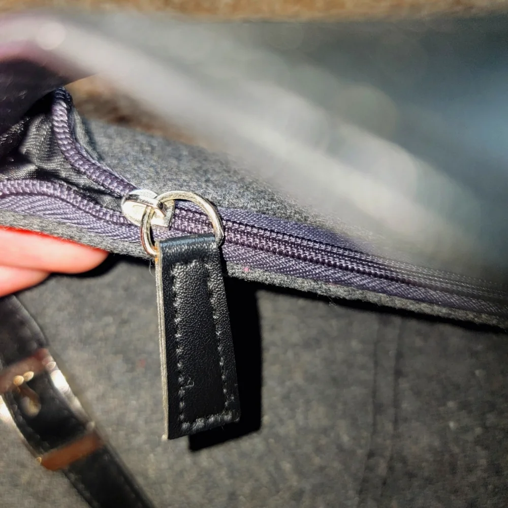 Small Handbag - Picture 3 of 3
